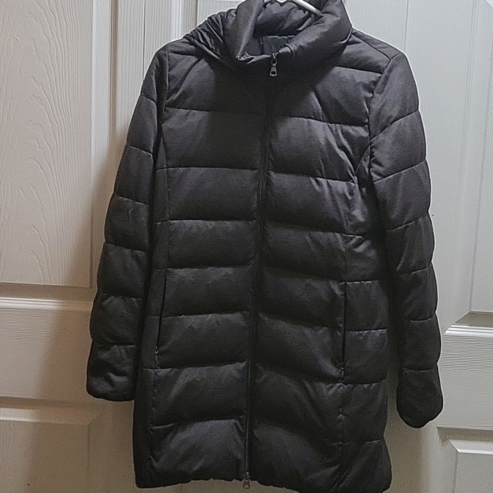 Uniqlo long puffer down jacket removable hood